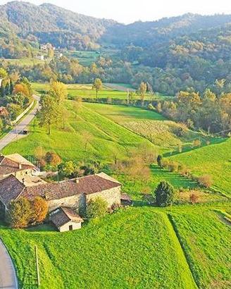 Rustico / Casale di 1200 m² con più di 5 locali e 