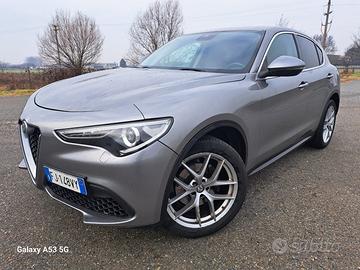 Stelvio q4 280 CV benzina GANCIO TRAINO