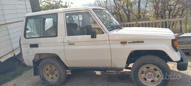 Fuoristrada Toyota land cuiser lj 70