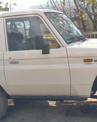 Fuoristrada Toyota land cuiser lj 70