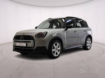 MINI Countryman D 48V "Pacchetto M" Classic
