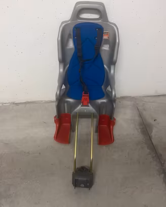 Seggiolino posteriore  portata massima 22kg