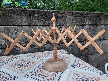 antico arcolaio in legno 