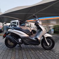 Piaggio Beverly S 300 - Come nuovo con ACCESSORI 