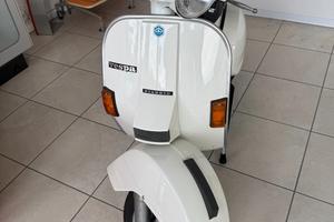 Piaggio Vespa P 125 X ARCOBALENO