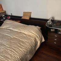 Struttura letto in legno massello, con comodini