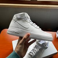 Nike Air Force 1 bianche Triple White taglia 40