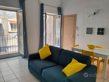 Bilocale arredato via plebiscito castello ursino