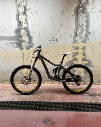 Giant reign 26