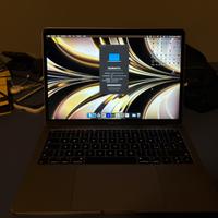 MacBook Pro 2017 - i5 / 8GB / 256GB