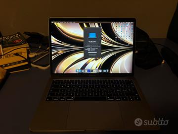 MacBook Pro 2017 - i5 / 8GB / 256GB