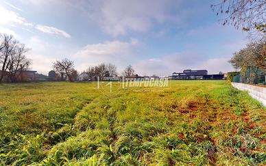 Terreno edificabile di 900 mq