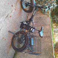  Bicicletta Elettrica Assistita  piegevole