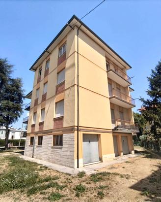 Forli'- quadrilocale al 3° piano con garage
