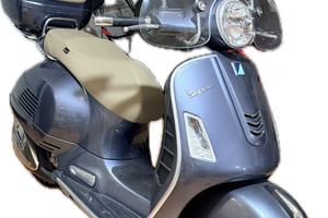 Vespa 300 GTS ie km 816