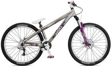 Scott voltage yz ltd dirtbike slopestyle pumptrack