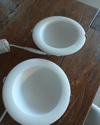2 faretti luce  calda 24 v 