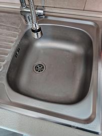 Lavello e miscelatore cucina