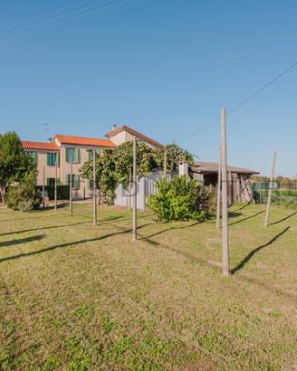 MIRA Bifamiliare con scoperto privato M400B