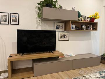 Parete attrezzata come nuova