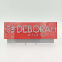 Insegna Deborah Milano