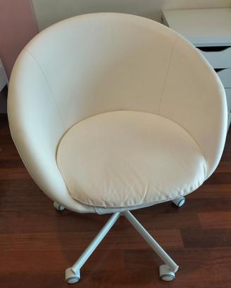 Sedia Ikea SKRUVSTA e scrivania. LAGKAPTEN/ALEX