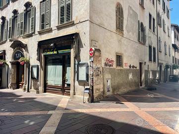 NEGOZIO A TRENTO