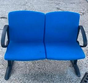 Panca d'attesa a 2 posti blu