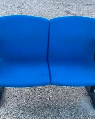 Panca d'attesa a 2 posti blu