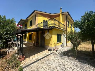 VILLA SINGOLA A SANT'ELIA FIUMERAPIDO