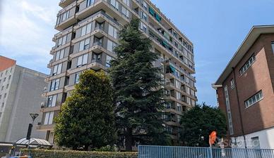 Appartamento di 165 m² con 5 locali e box auto a S