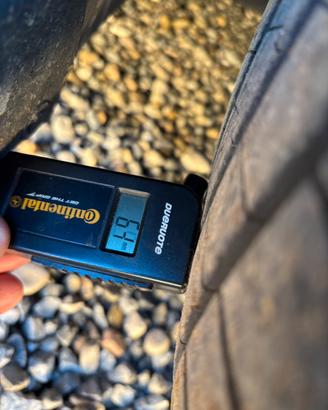 Goodyear Eagle F1 225-40 R19