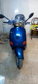 vespa 125 et4