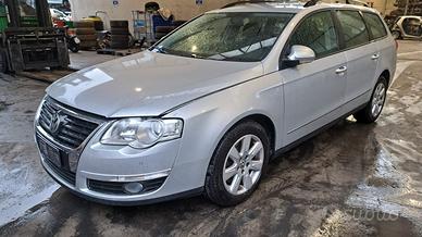 VW PASSAT 2008 SOLO PER RICAMBI