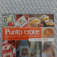 libro punto croce. 