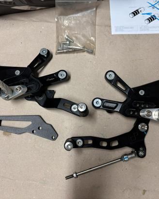 Pedane arretrate Lightech Tuono v4 Rsv4