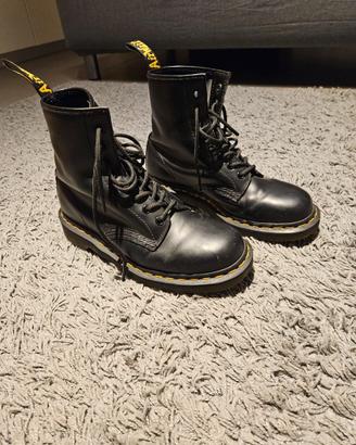Scarponcino Dr. Martens
