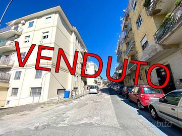 3 LOCALI A POZZUOLI