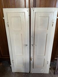 Finestra in legno antica