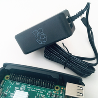 Raspberry Pi 3 Model B con accessori ufficiali