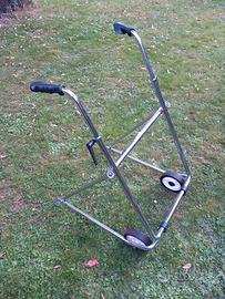 Deambulatore 2 ruote e puntali