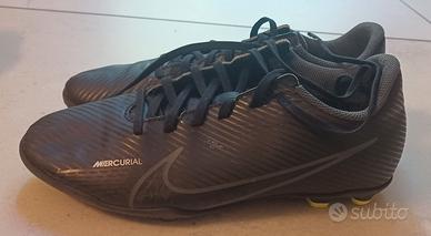 Scarpe da calcio Nike nere, taglia 38