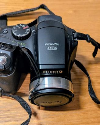 Fotocamera Fujifilm FinePix S5700 + borsa