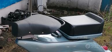 Sella Monoposto Vespa Piaggio e panetto passeggero