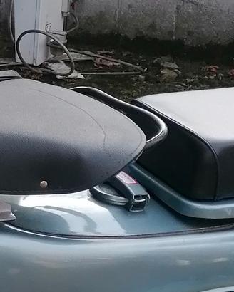 Sella Monoposto Vespa Piaggio e panetto passeggero
