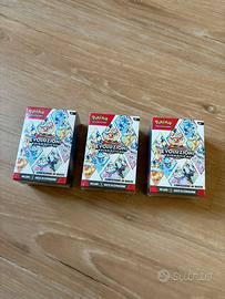 Pokémon Evoluzioni Prismatiche Lotto 3 Bundle