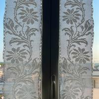 tende ad uncinetto fatte a mano motivo floreale