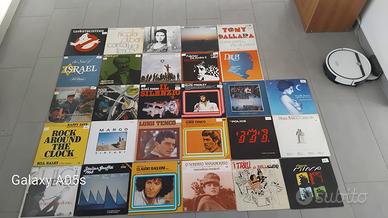 lotto oltre 200 Dischi in vinile LP 33 e 45 giri