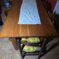 Tavolo in legno massello + 6 sedie