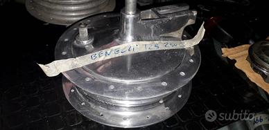 Mozzo posteriore benelli motobi 125 250 ss